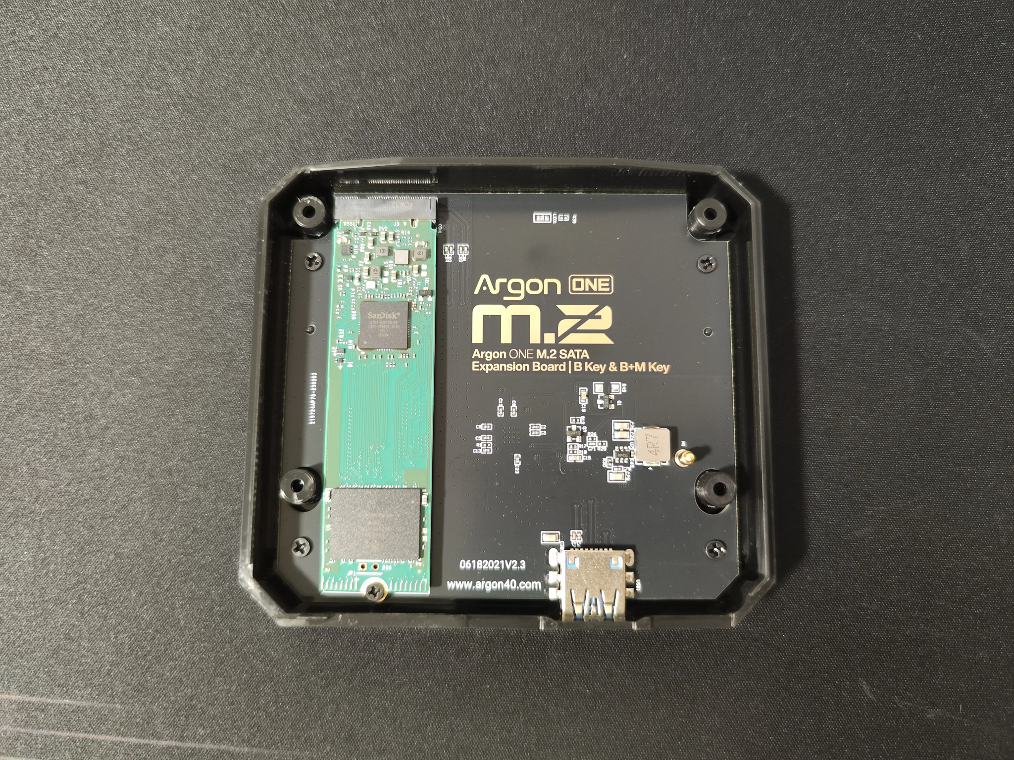 M.2ボードにSSDを組み込んだ画像
